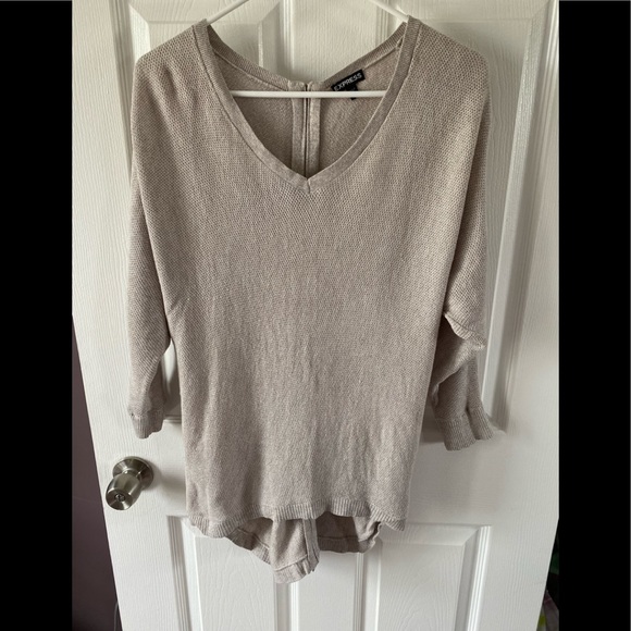 Express a Sweater size M - Picture 1 of 5